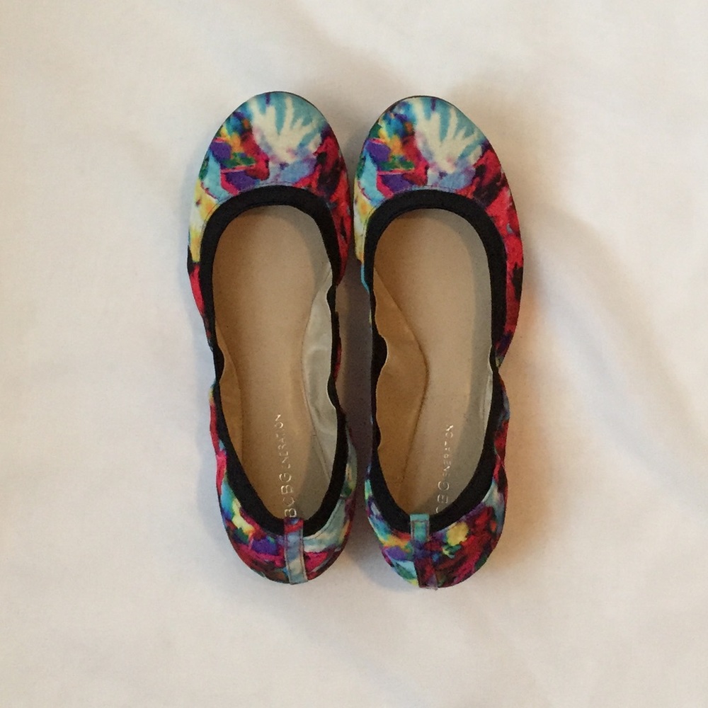 BCBGeneration Watercolor Ballet Flats Size 8M/38q